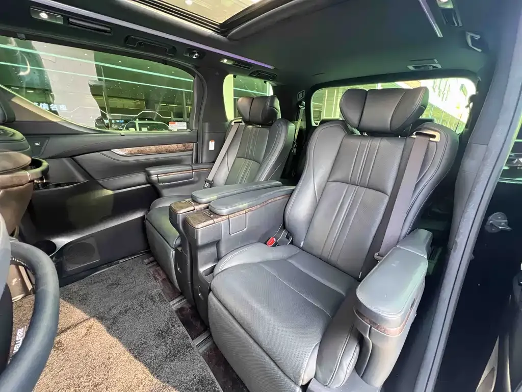 Toyota Vellfire 2021 из CN, фото 7