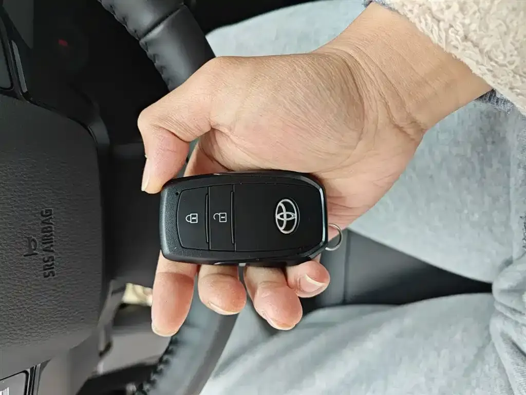 Toyota bZ5 2025 из CN, фото 2