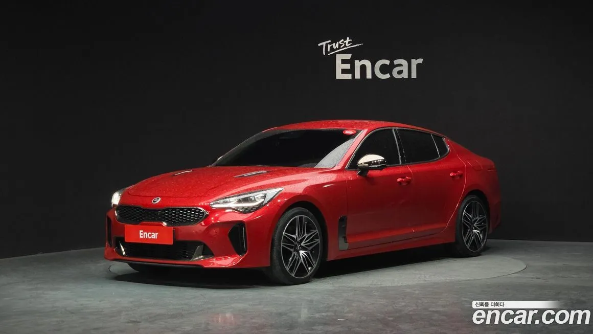 Kia Stinger — фото 1