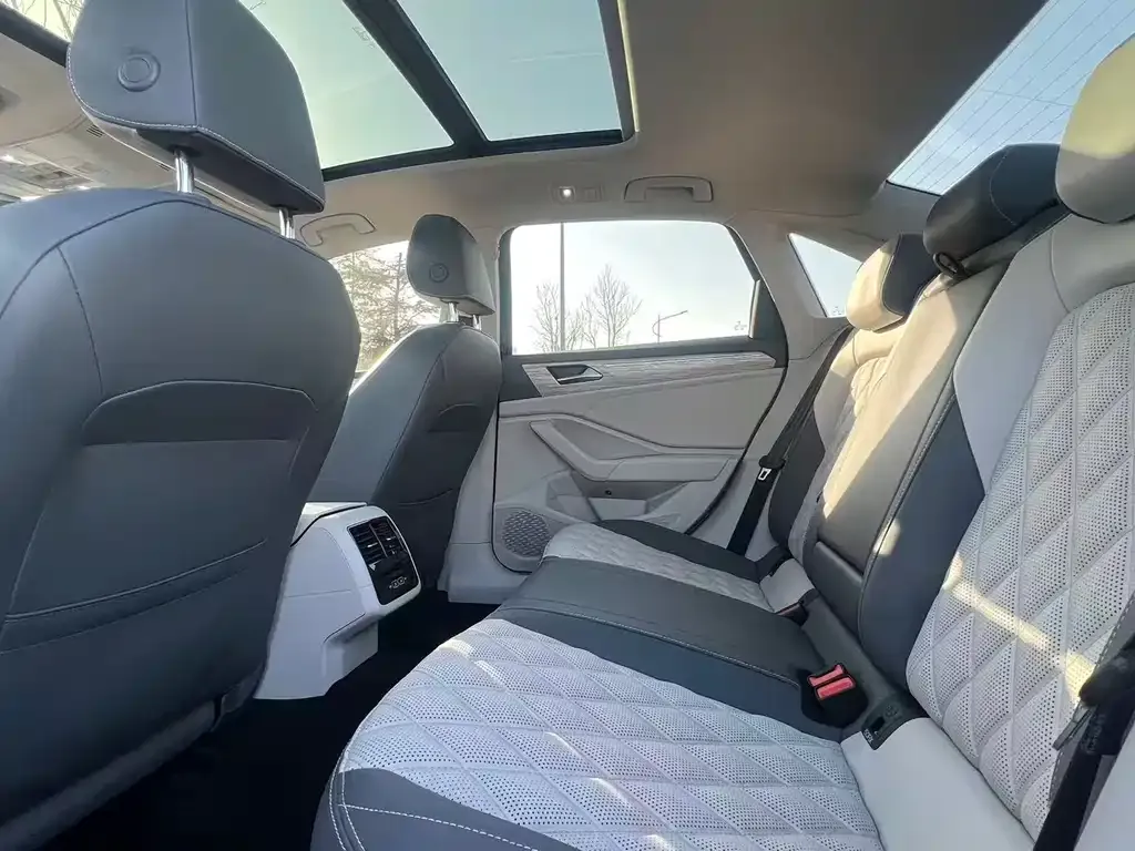 Volkswagen Sagitar 2022 из CN, фото 6