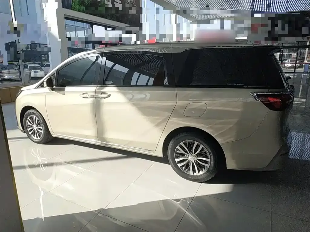 Buick GL8 2022 из CN, фото 2