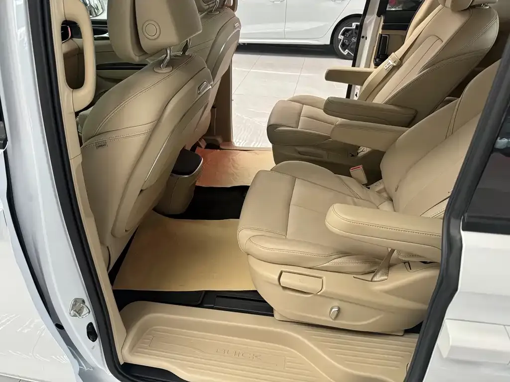 Buick GL8 2022 из CN, фото 6
