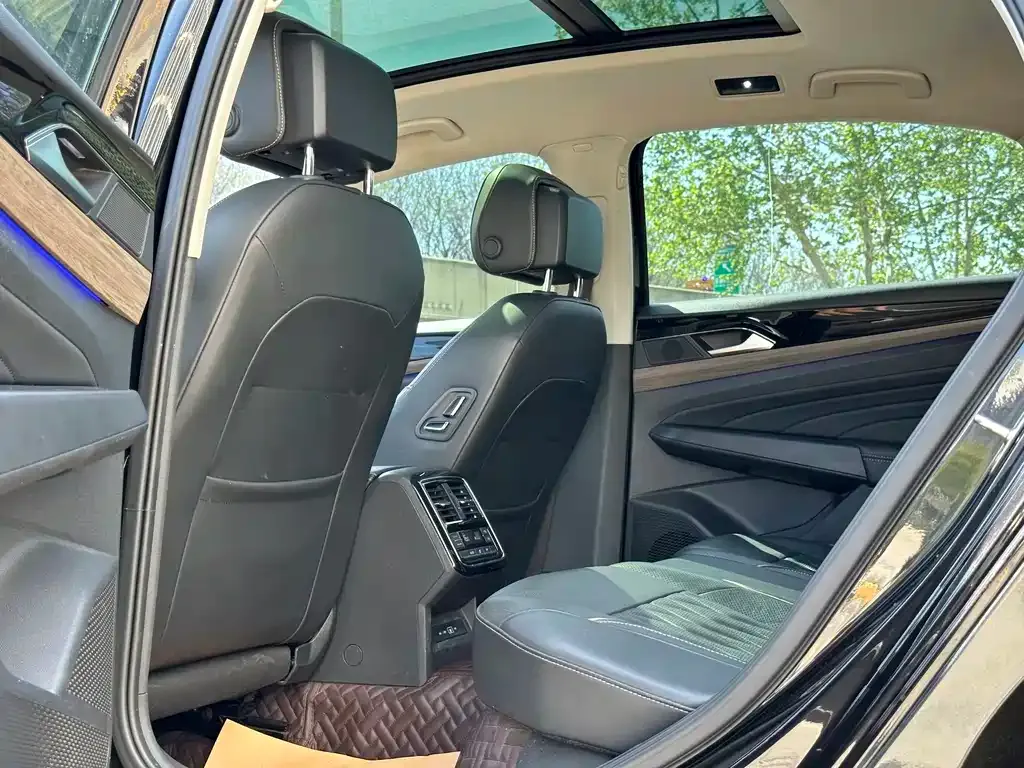 Volkswagen Passat 2021 из CN, фото 4