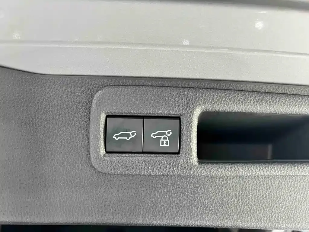 Toyota Venza — фото 10