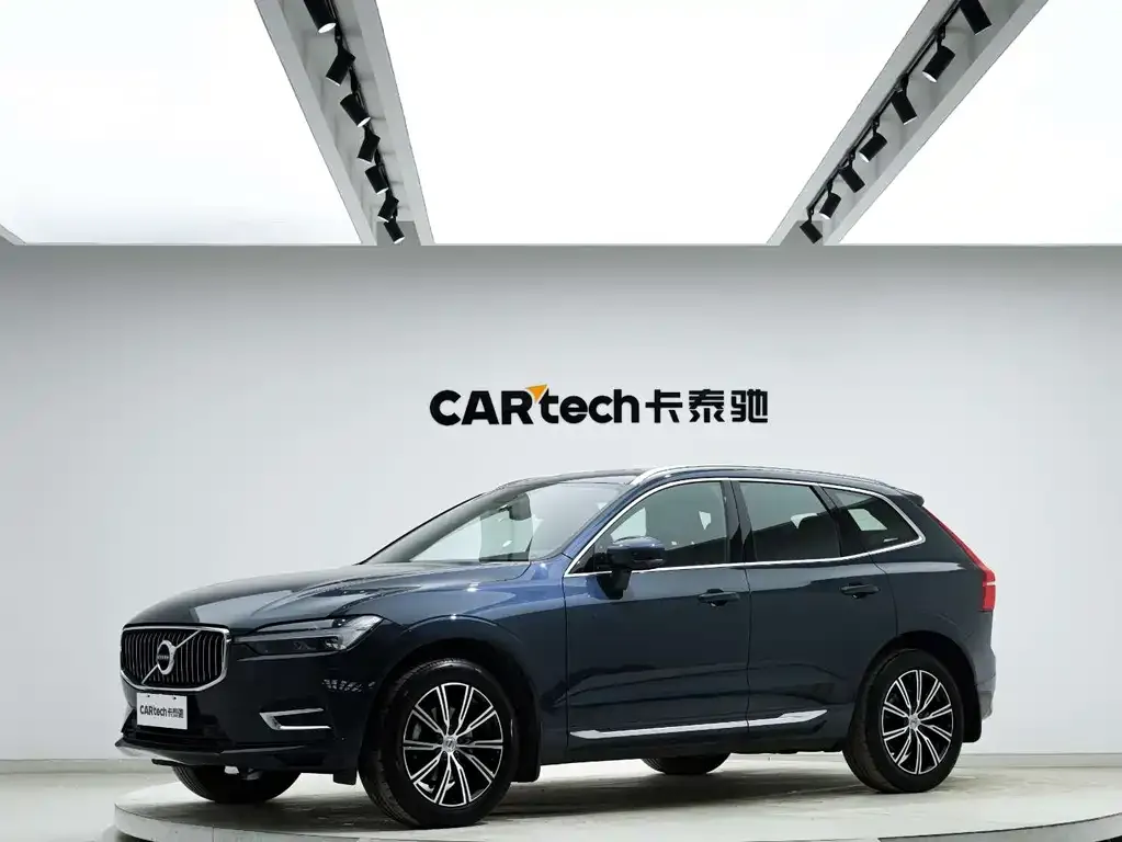 Volvo XC60 — фото 1