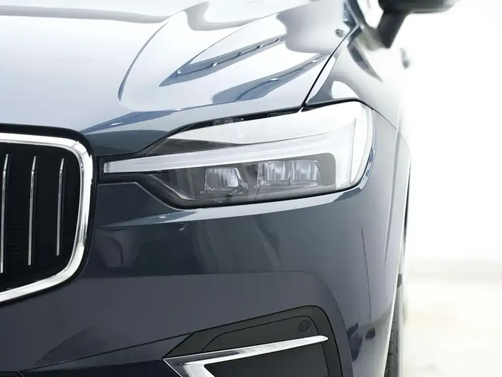 Volvo XC60 — фото 4
