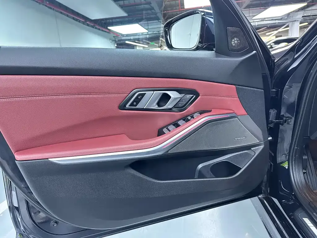 BMW 3 Series 2024 из CN, фото 5