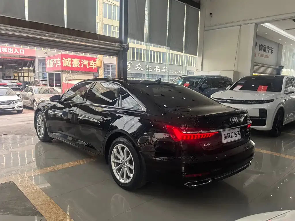 Audi A6L 2021 из CN, фото 5