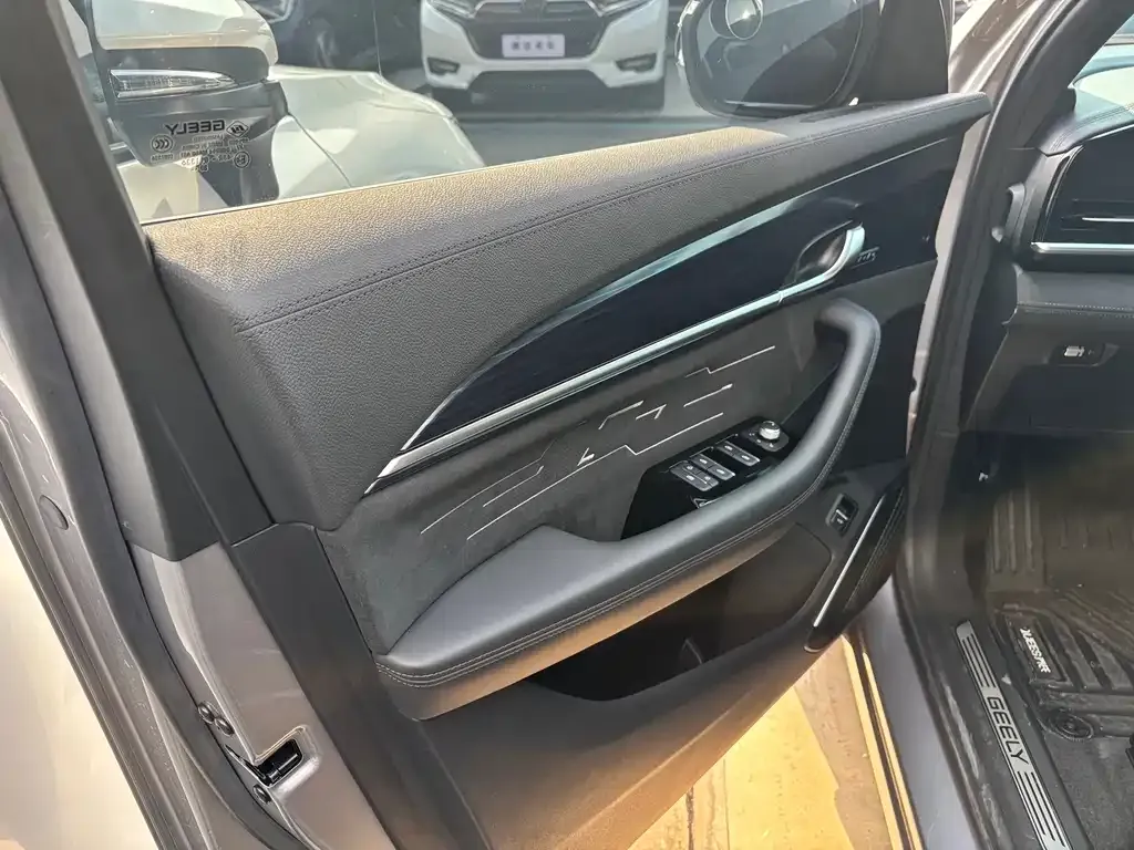 Geely Xingyue L 2023 из CN, фото 4