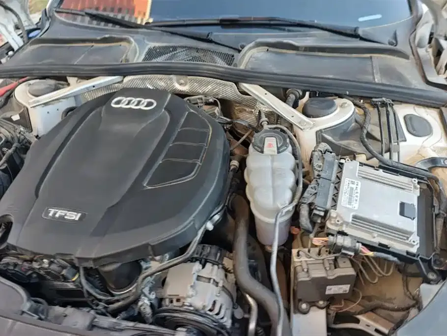 Audi A4L 2021 из CN, фото 9