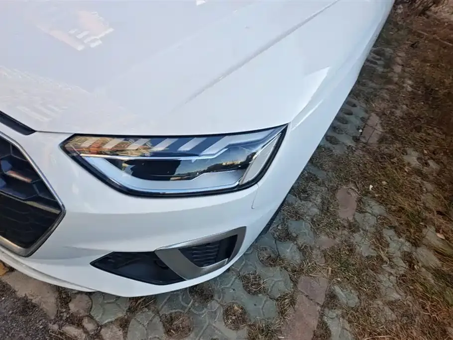 Audi A4L 2021 из CN, фото 7