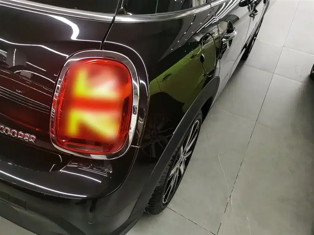 MINI Cooper (3-door) 2024 из CN, фото 2