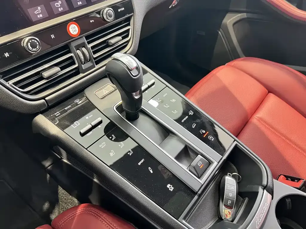 Porsche Macan 2023 из CN, фото 4