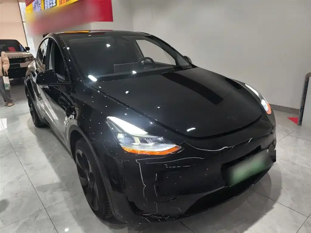 Tesla Model Y — фото 5
