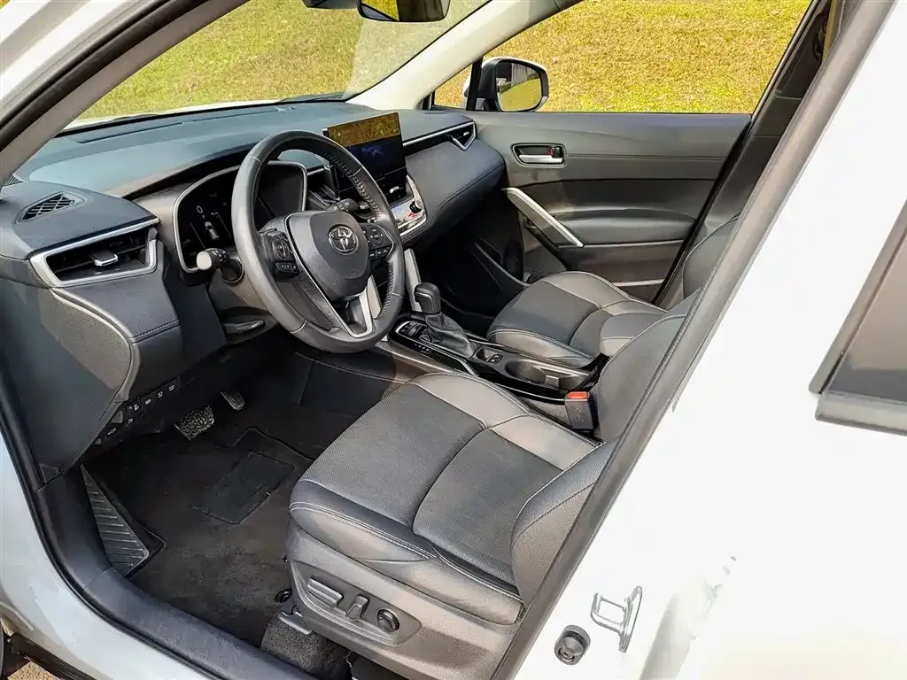 Toyota Frontlander 2023 из CN, фото 2
