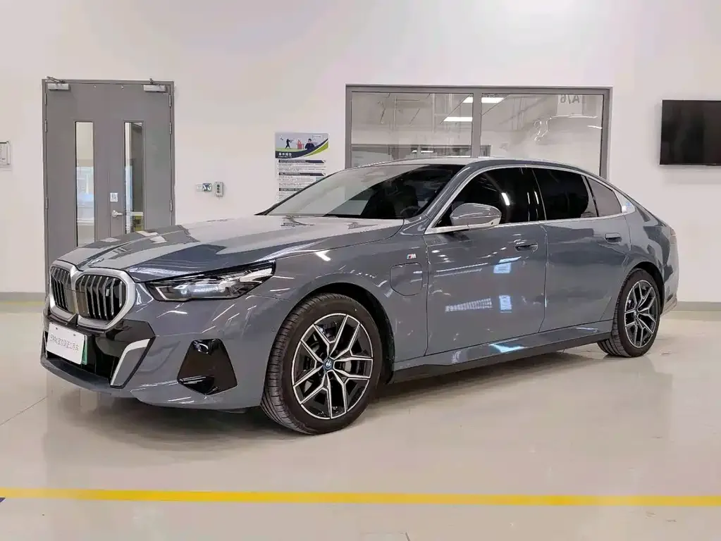 BMW i5 2025 из CN, фото 4