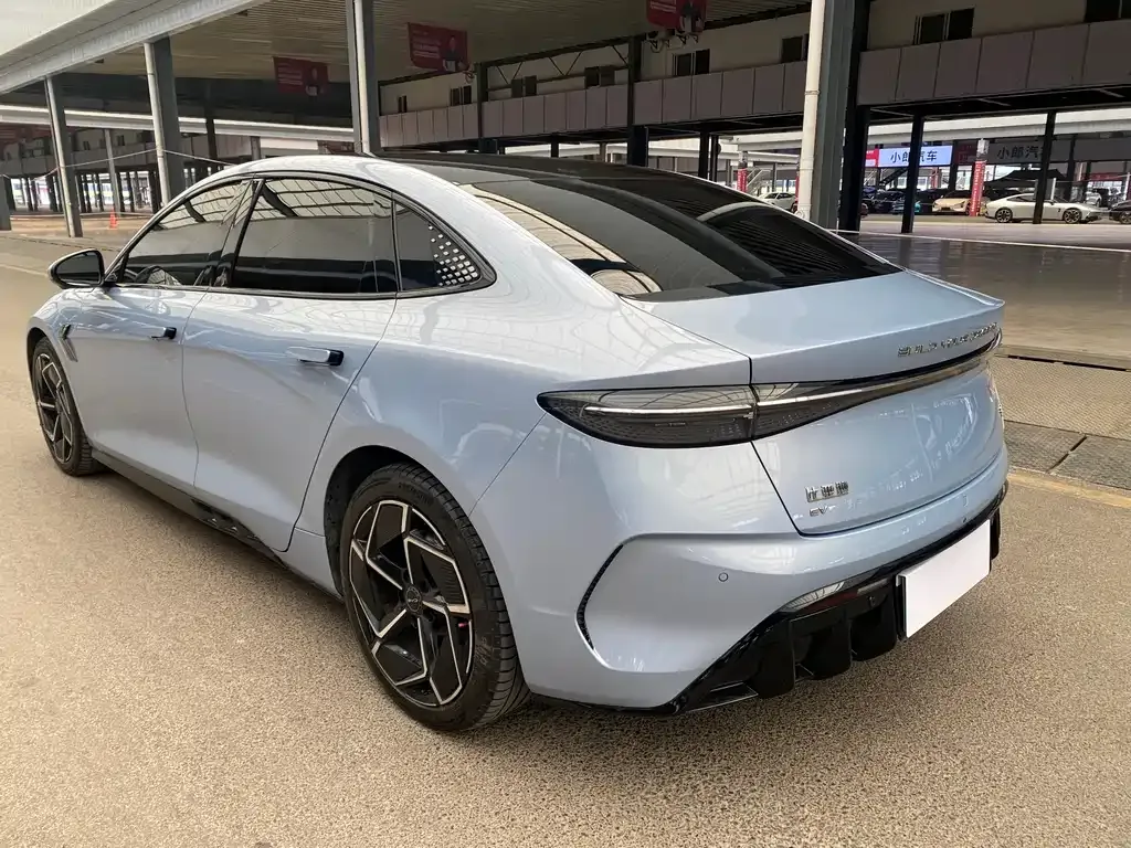 BYD Seal — фото 7