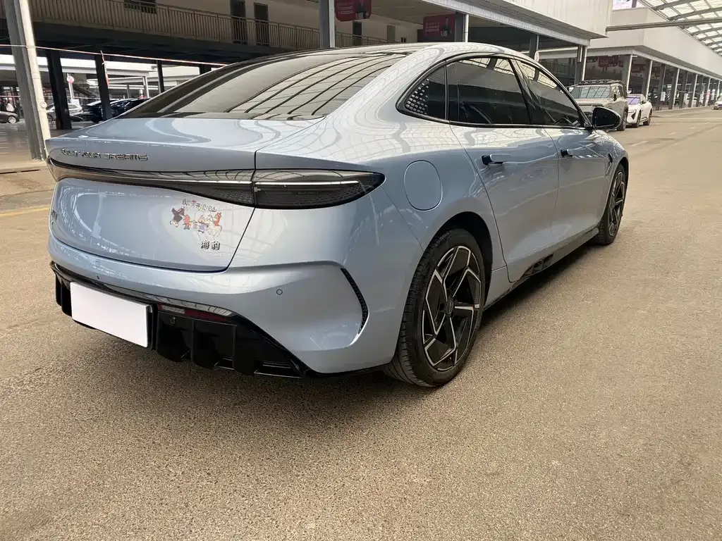 BYD Seal — фото 10