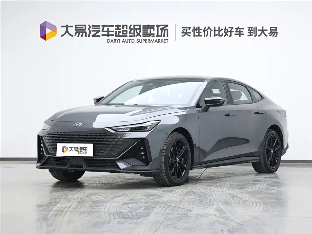 Changan UNI-V iDD — фото 1