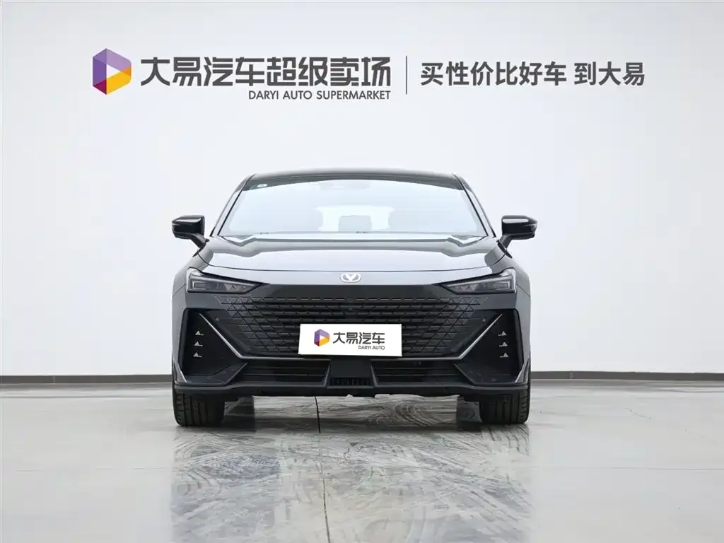 Changan UNI-V iDD — фото 2