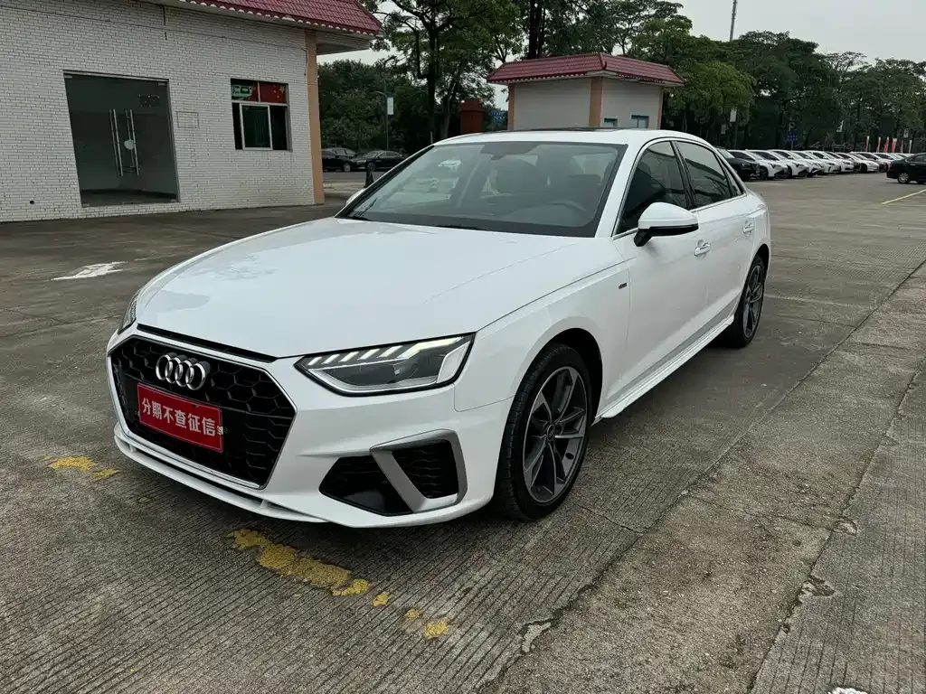 Audi A4L 2022 из CN, фото 1