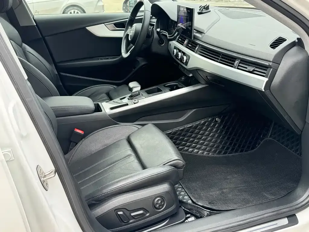 Audi A4L 2022 из CN, фото 7