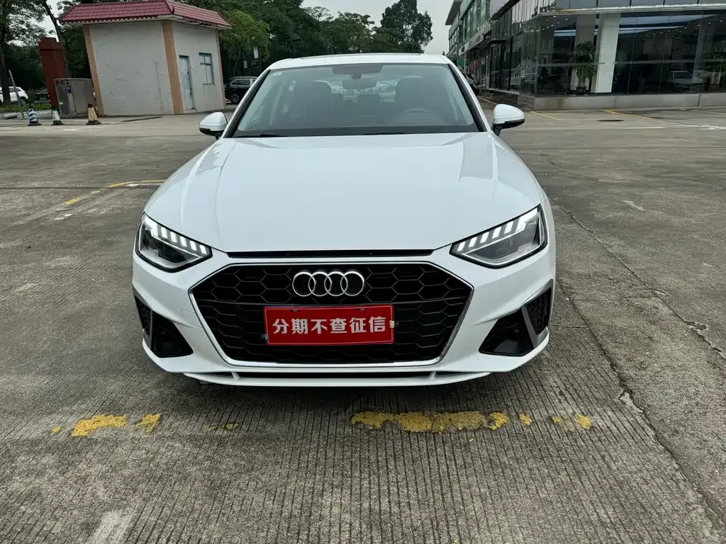 Audi A4L 2022 из CN, фото 5