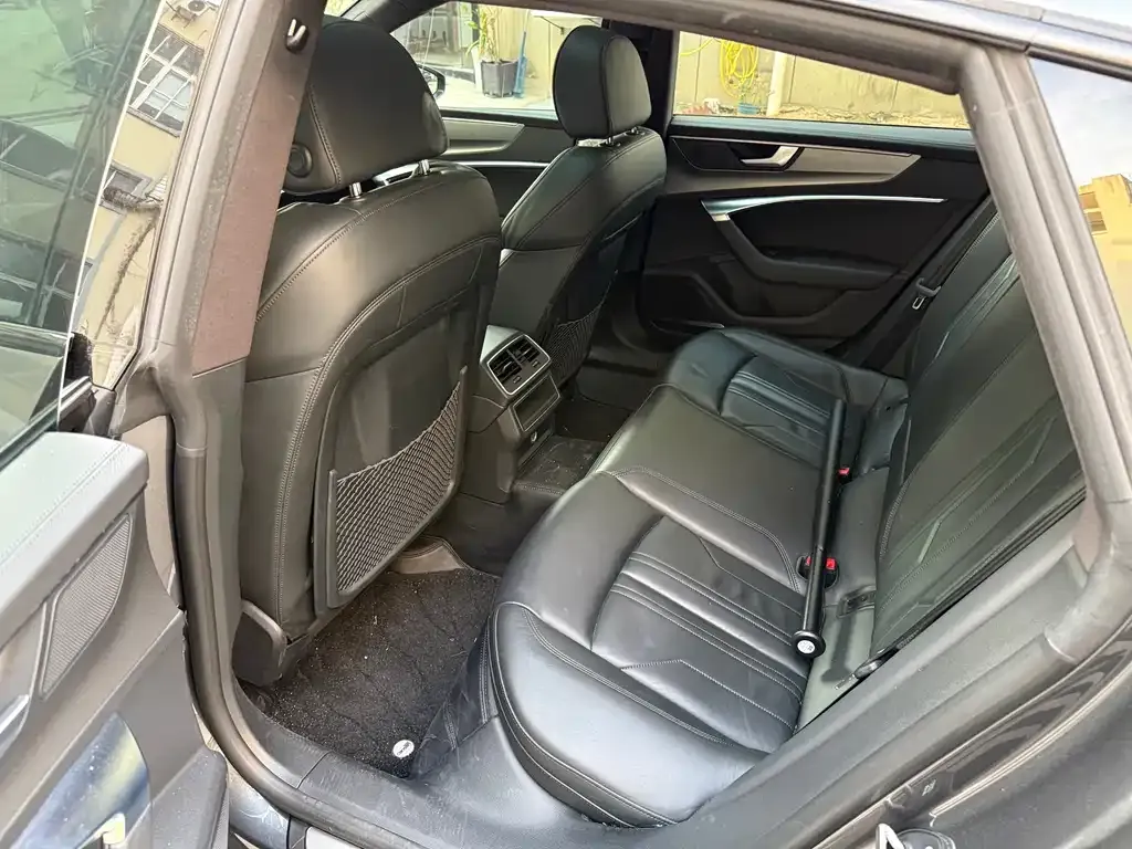 Audi A7 2021 из CN, фото 2
