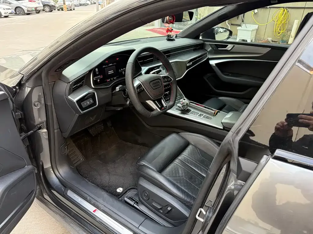 Audi A7 2021 из CN, фото 7