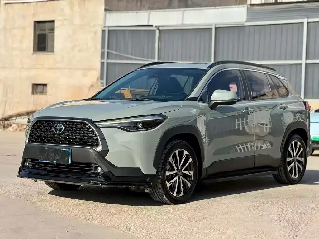 Toyota Corolla Cross — фото 1