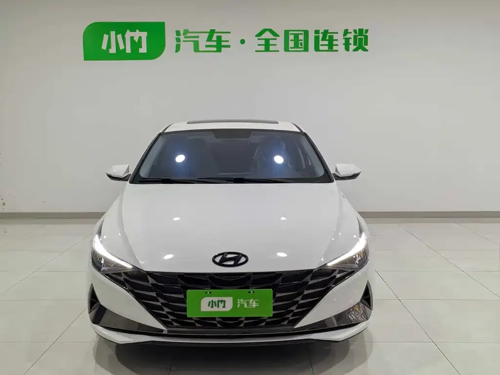 Hyundai Elantra — фото 2