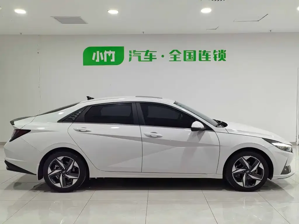 Hyundai Elantra — фото 4