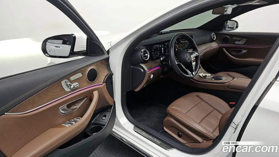 Mercedes-Benz E-Class — фото 10