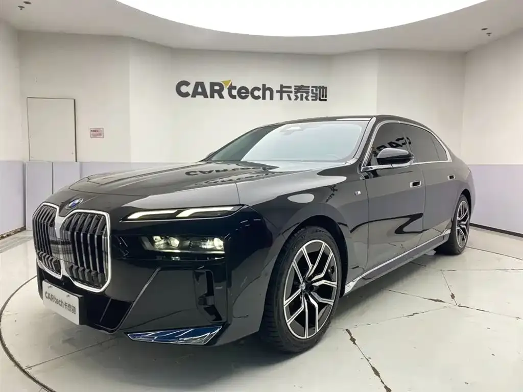 BMW 7 Series 2023 из CN, фото 1