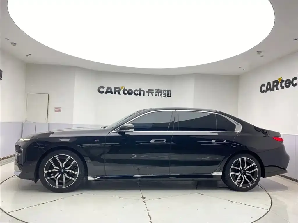 BMW 7 Series 2023 из CN, фото 5