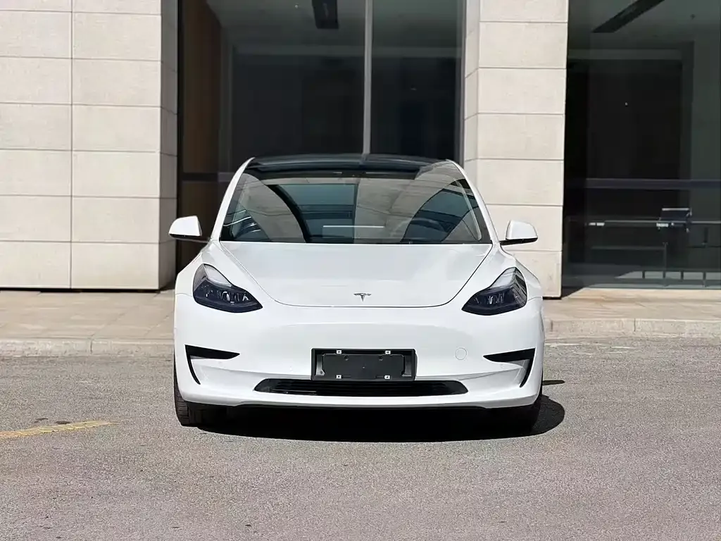 Tesla Model 3 — фото 8