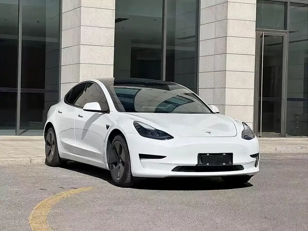 Tesla Model 3 — фото 5
