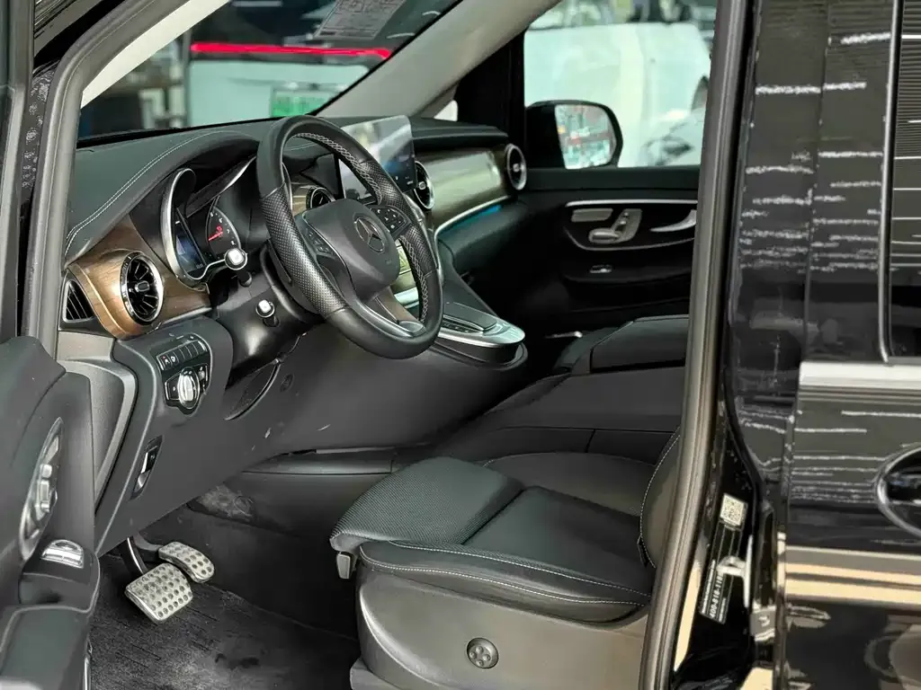 Mercedes-Benz V-Class 2024 из CN, фото 4