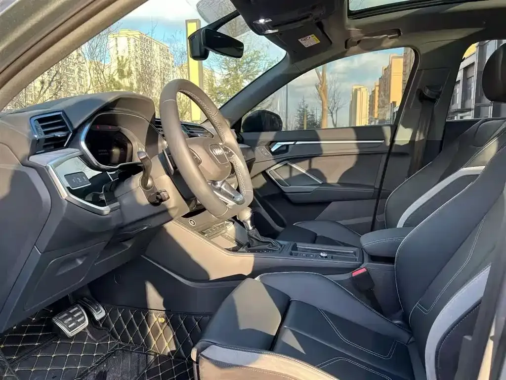 Audi Q3 2023 из CN, фото 5