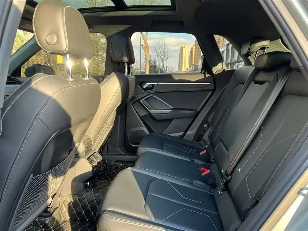 Audi Q3 2023 из CN, фото 7