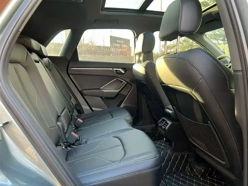 Audi Q3 2023 из CN, фото 8