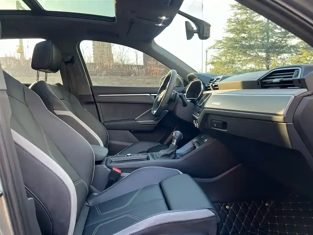 Audi Q3 2023 из CN, фото 9