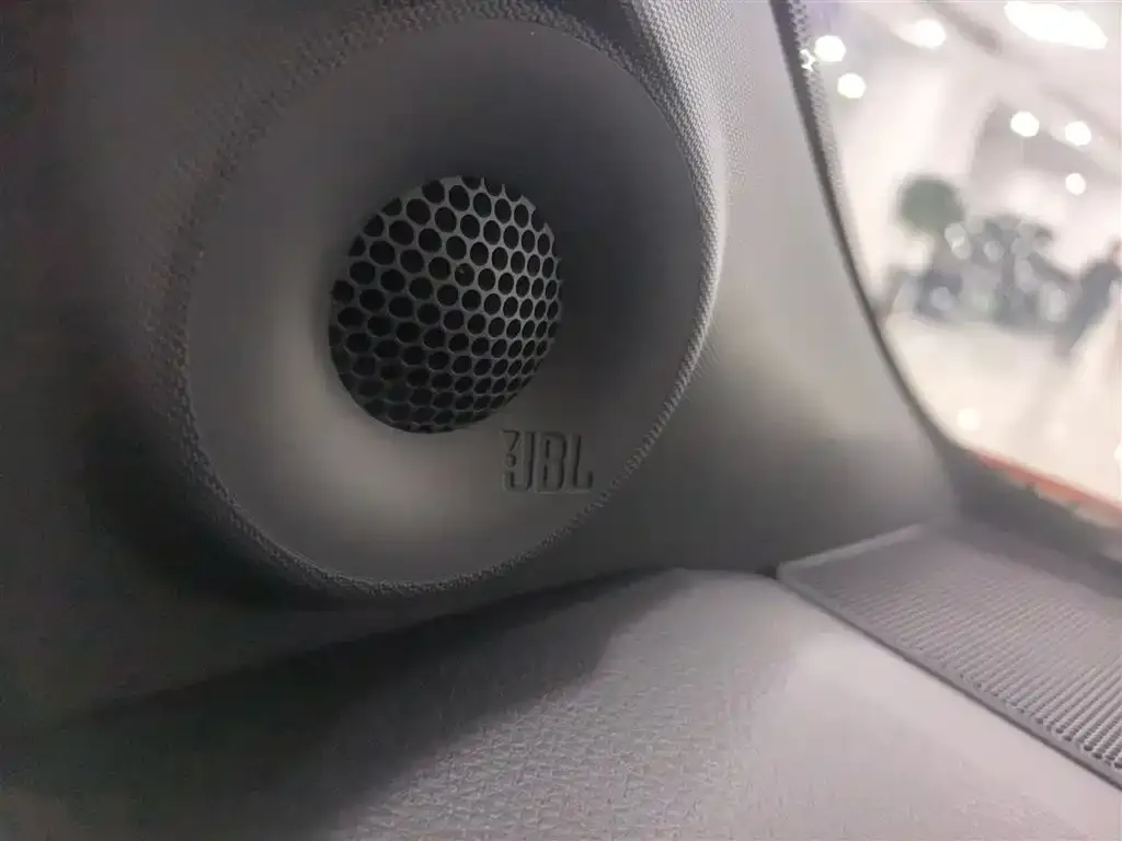 Toyota Granvia 2023 из CN, фото 7