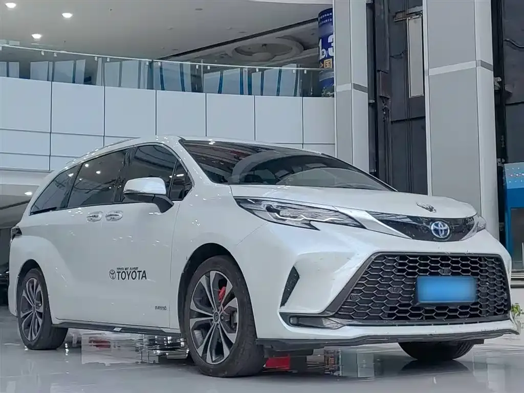 Toyota Granvia 2023 из CN, фото 6