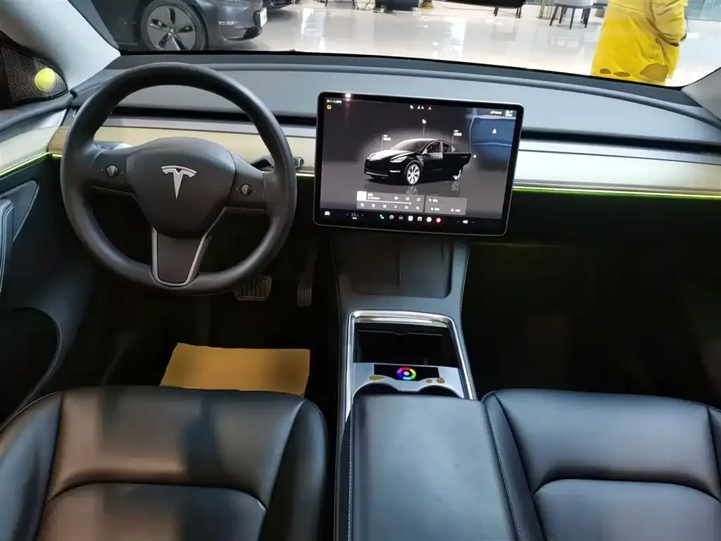 Tesla Model Y — фото 6