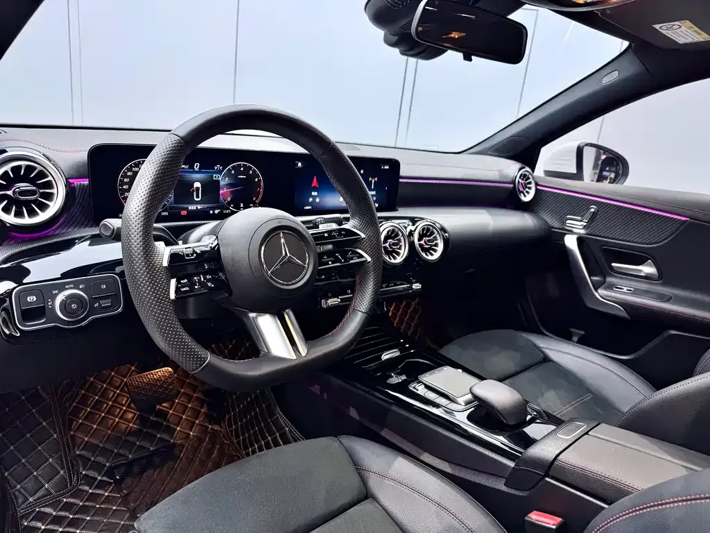 Mercedes-Benz A-Class — фото 10
