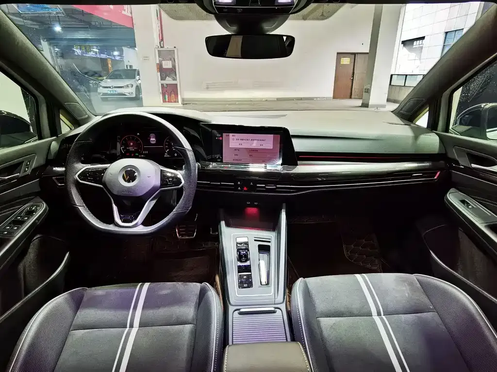 Volkswagen Golf 2022 из CN, фото 8