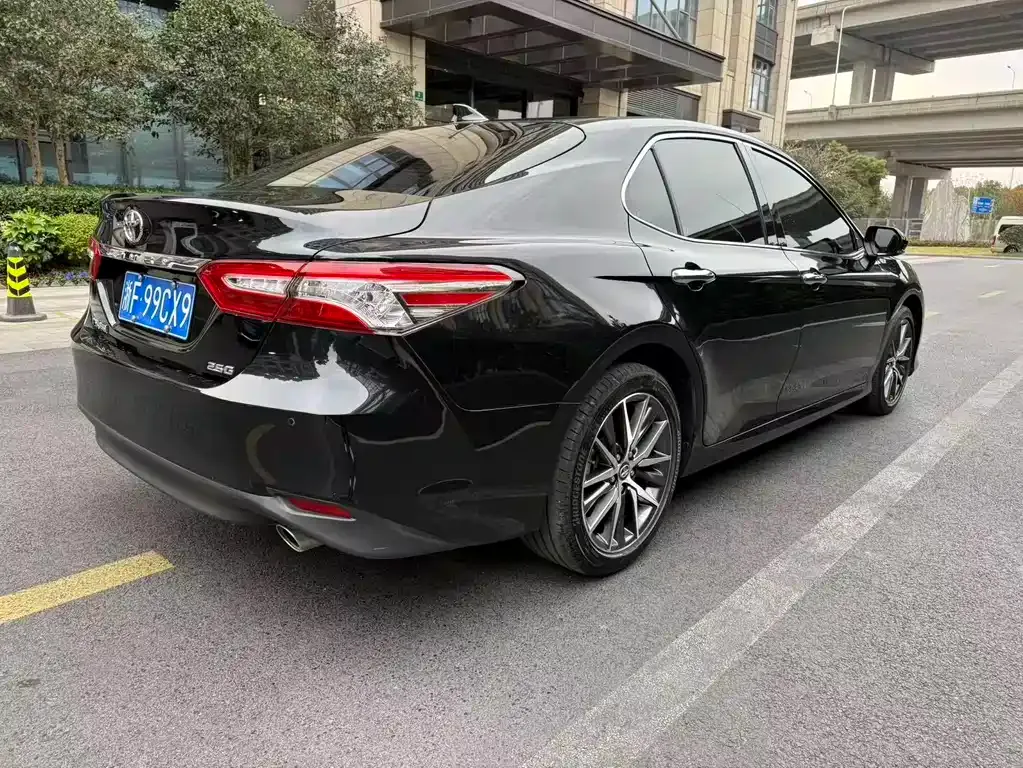Toyota Camry 2022 из CN, фото 8