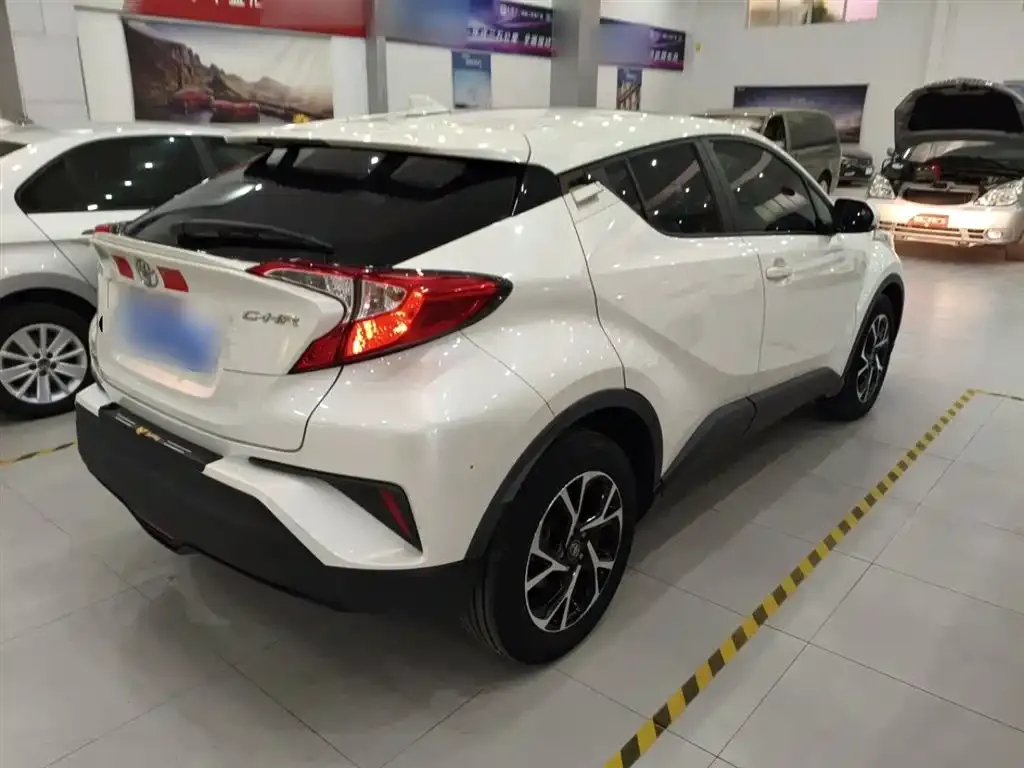 Toyota C-HR — фото 7
