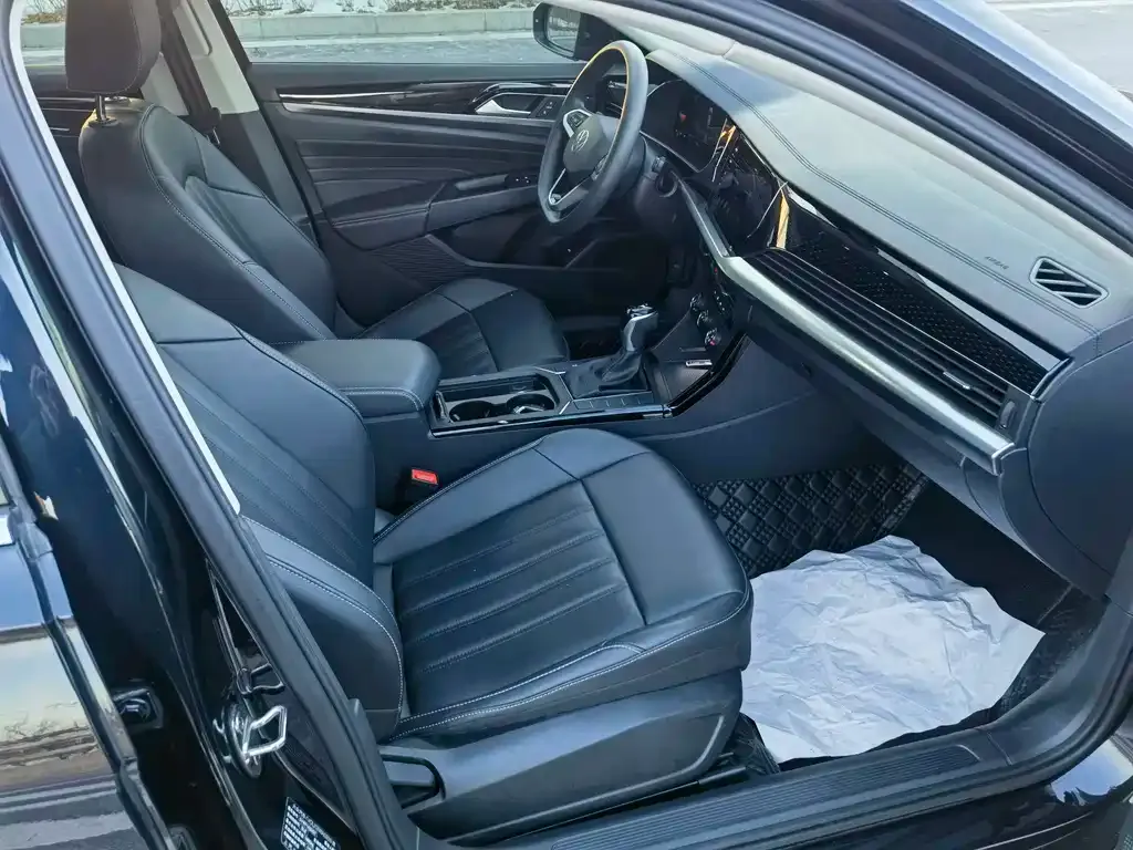 Volkswagen Passat 2024 из CN, фото 3